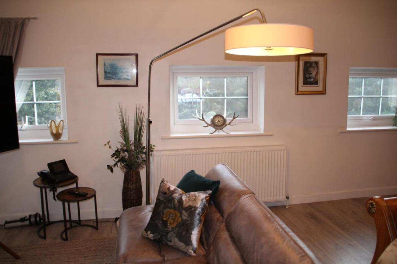 House 1905 - Self Catering Serviced Apartment Tidworth Eksteriør billede