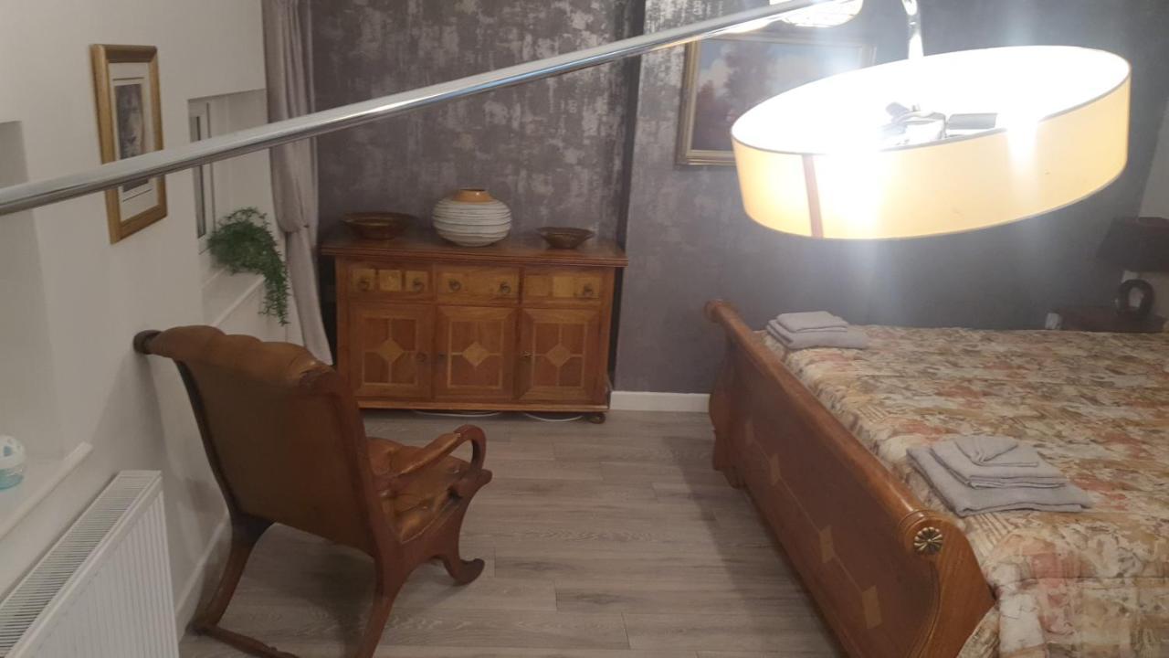 House 1905 - Self Catering Serviced Apartment Tidworth Eksteriør billede