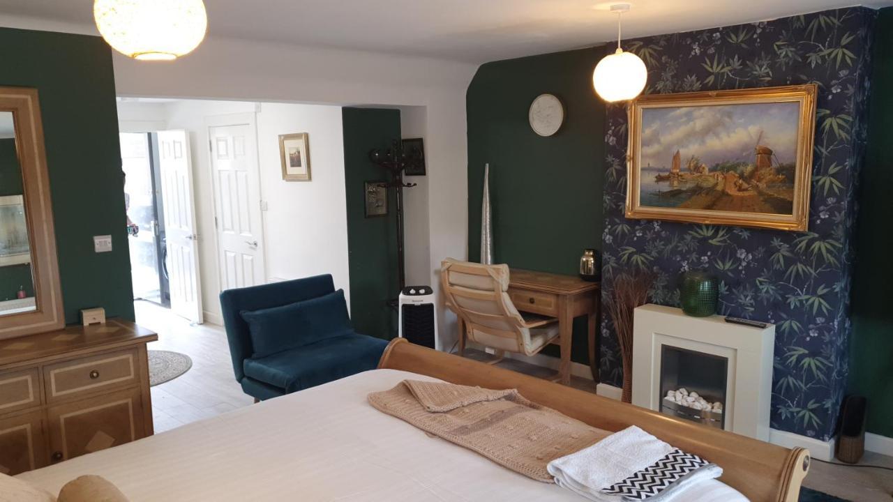 House 1905 - Self Catering Serviced Apartment Tidworth Eksteriør billede