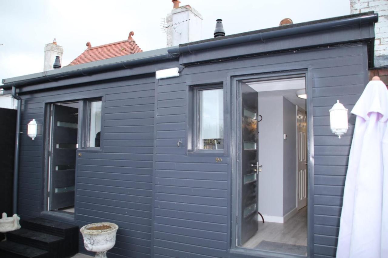 House 1905 - Self Catering Serviced Apartment Tidworth Eksteriør billede