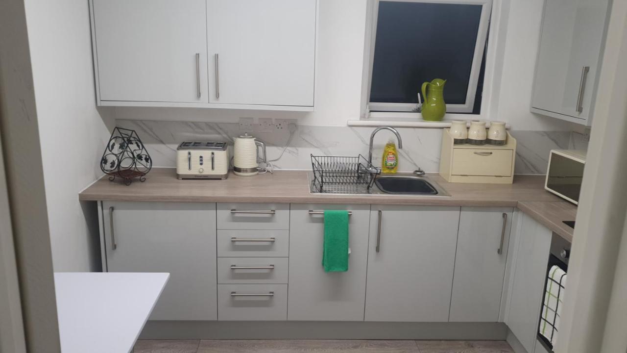 House 1905 - Self Catering Serviced Apartment Tidworth Eksteriør billede