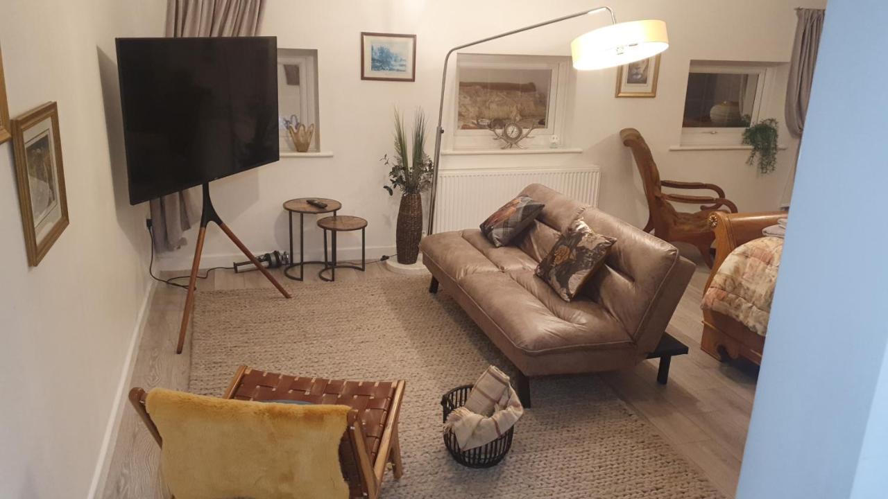 House 1905 - Self Catering Serviced Apartment Tidworth Eksteriør billede