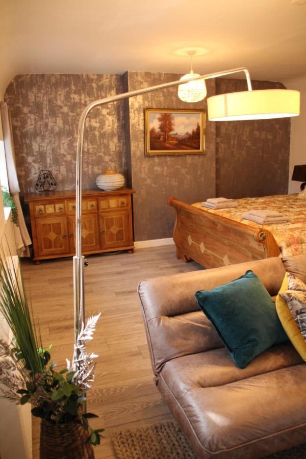 House 1905 - Self Catering Serviced Apartment Tidworth Eksteriør billede