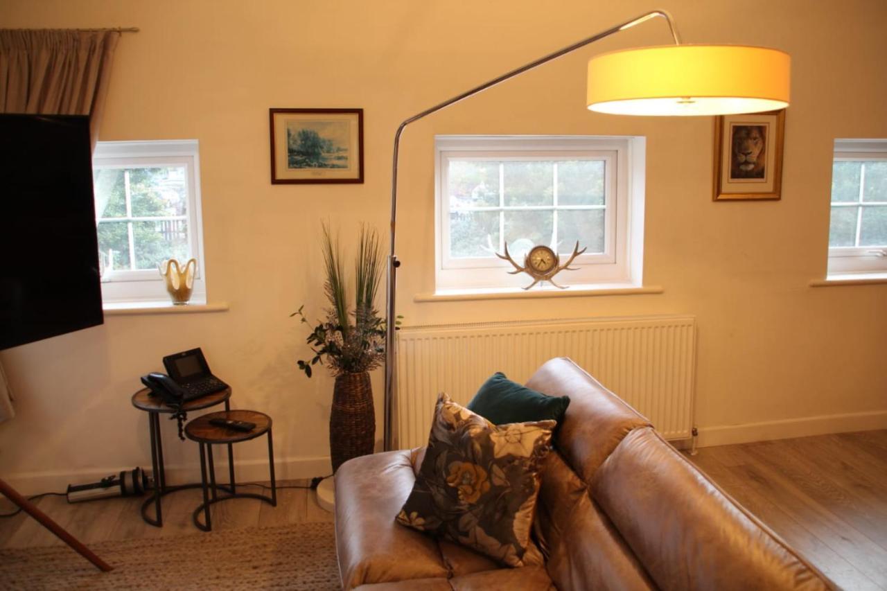 House 1905 - Self Catering Serviced Apartment Tidworth Eksteriør billede