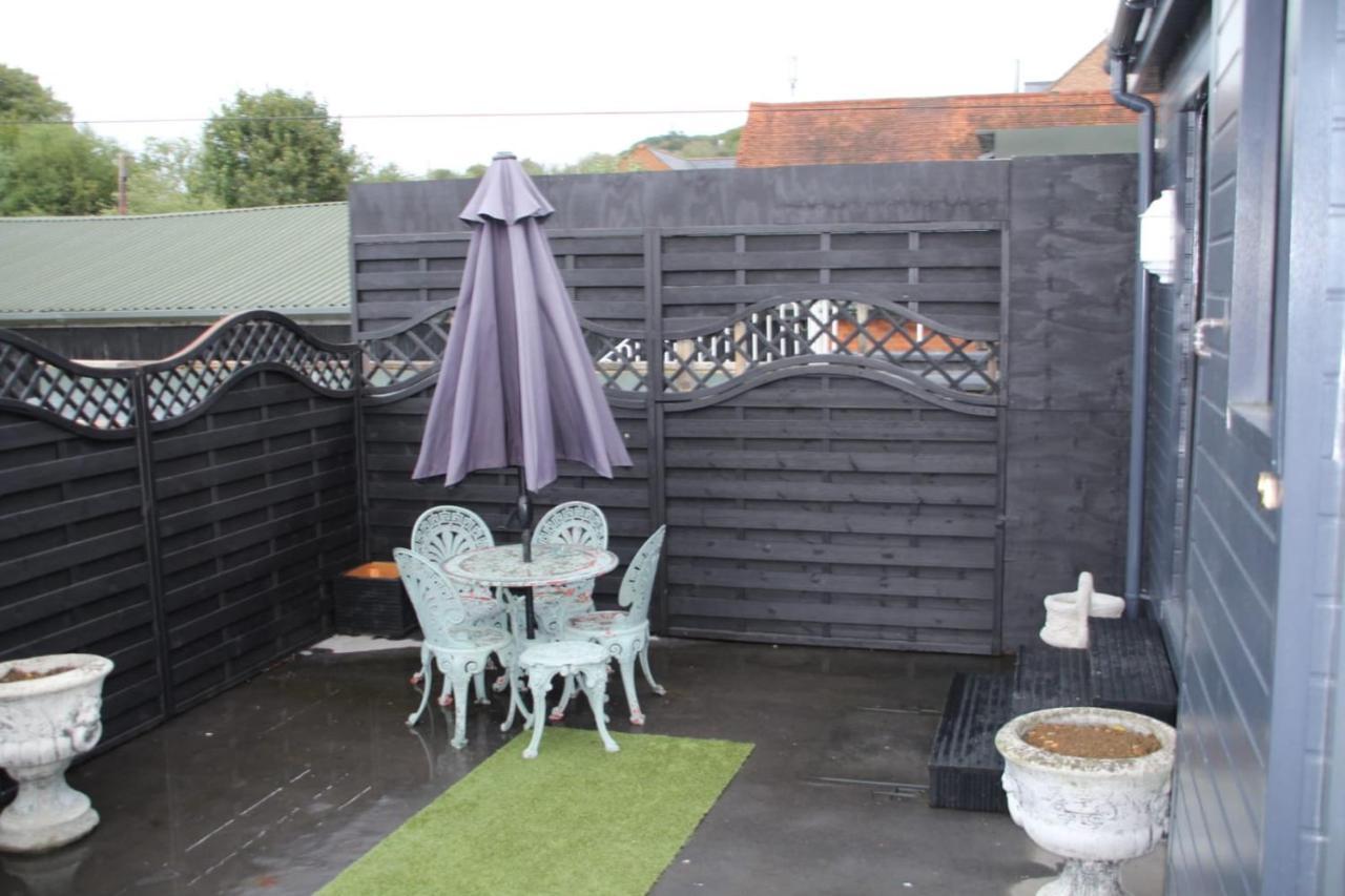 House 1905 - Self Catering Serviced Apartment Tidworth Eksteriør billede
