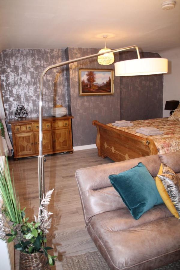 House 1905 - Self Catering Serviced Apartment Tidworth Eksteriør billede