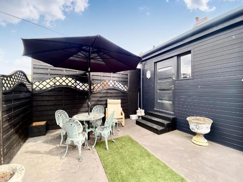 House 1905 - Self Catering Serviced Apartment Tidworth Eksteriør billede