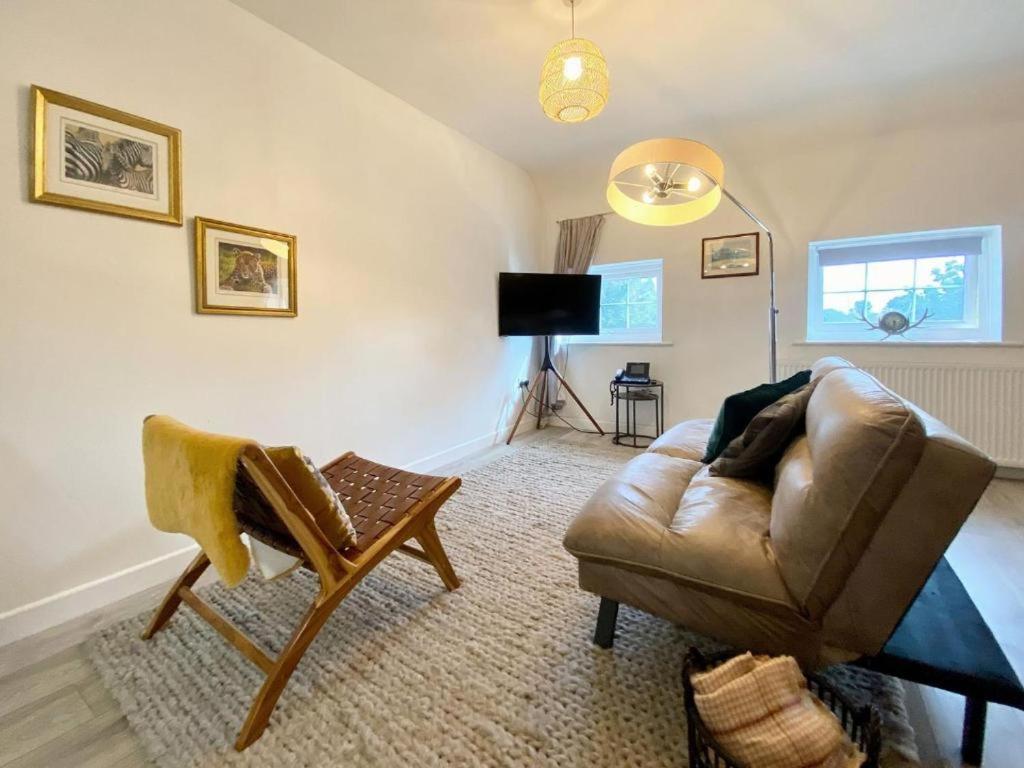 House 1905 - Self Catering Serviced Apartment Tidworth Eksteriør billede