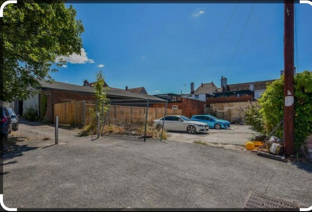 House 1905 - Self Catering Serviced Apartment Tidworth Eksteriør billede